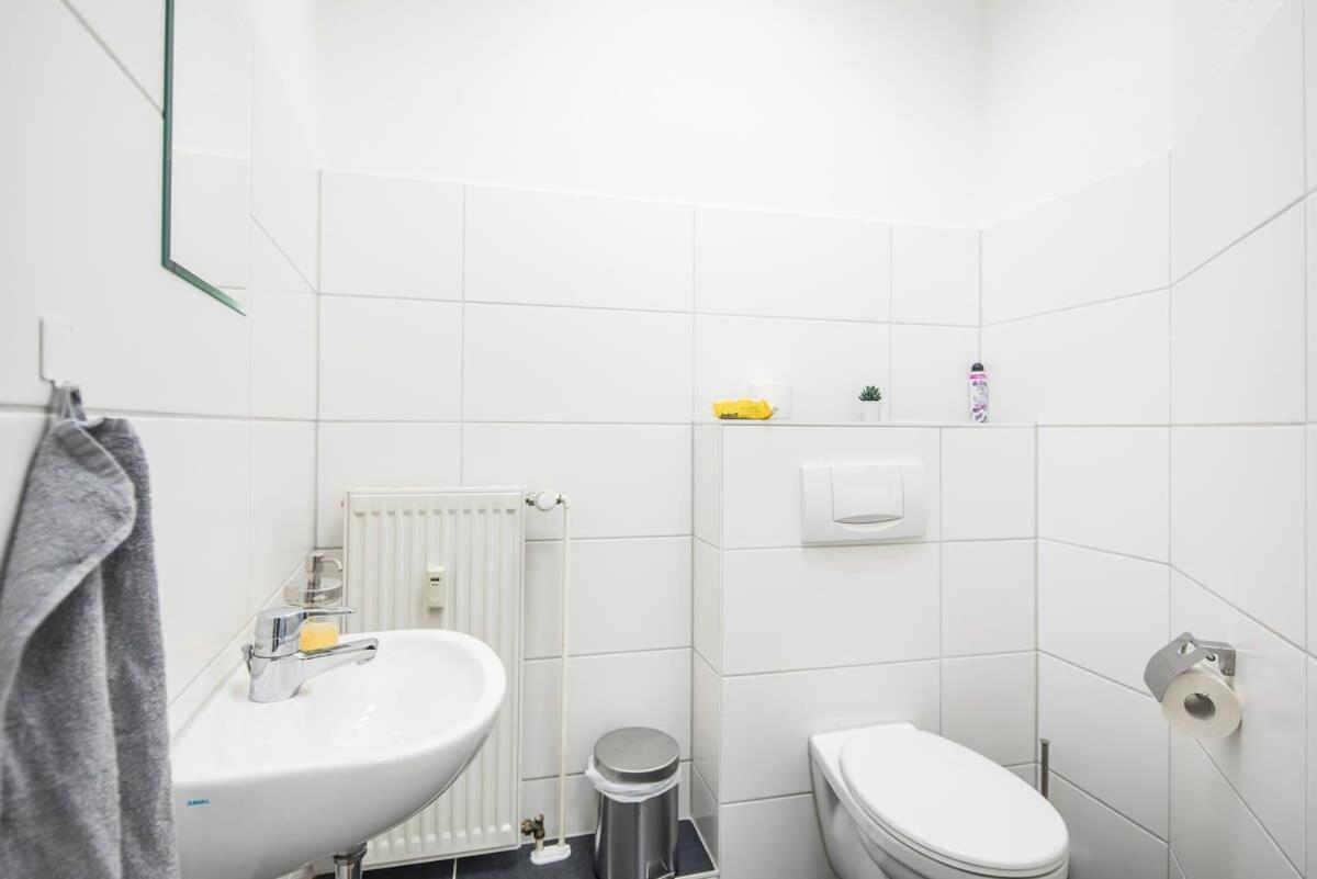 Spacious 2 Bedroom Apartment Hamburg Exterior foto